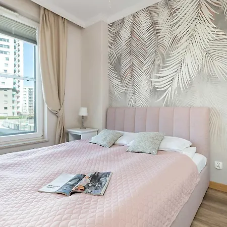 Rakoczego Modern Parking By Renters Apartment